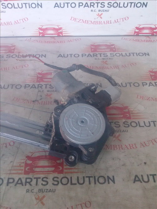 Motoras macara usa dreapta spate HONDA CIVIC an fabr 2008