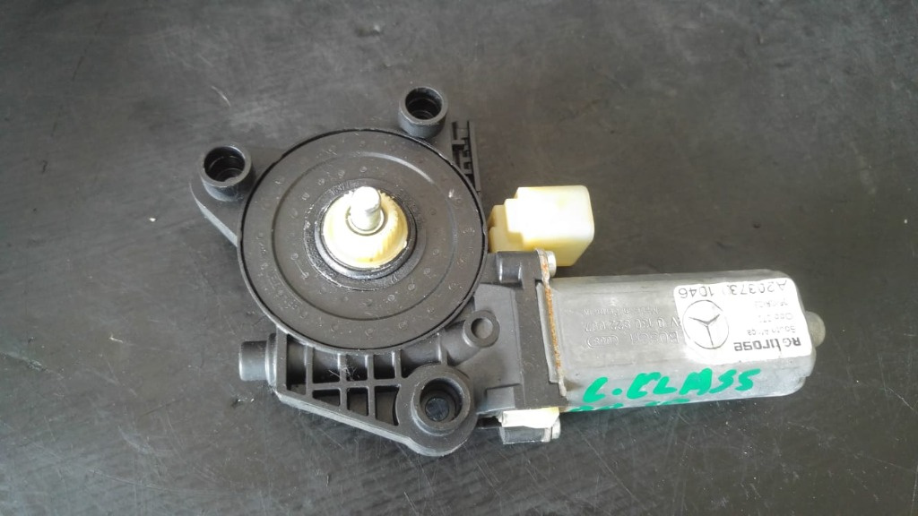 Motoras macara usa dreapta spate mercedes c-class w203 a2037301046