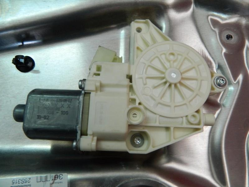 Motoras macara usa dreapta spate Mercedes E-Class 2009-2016 W212 A2048200642
