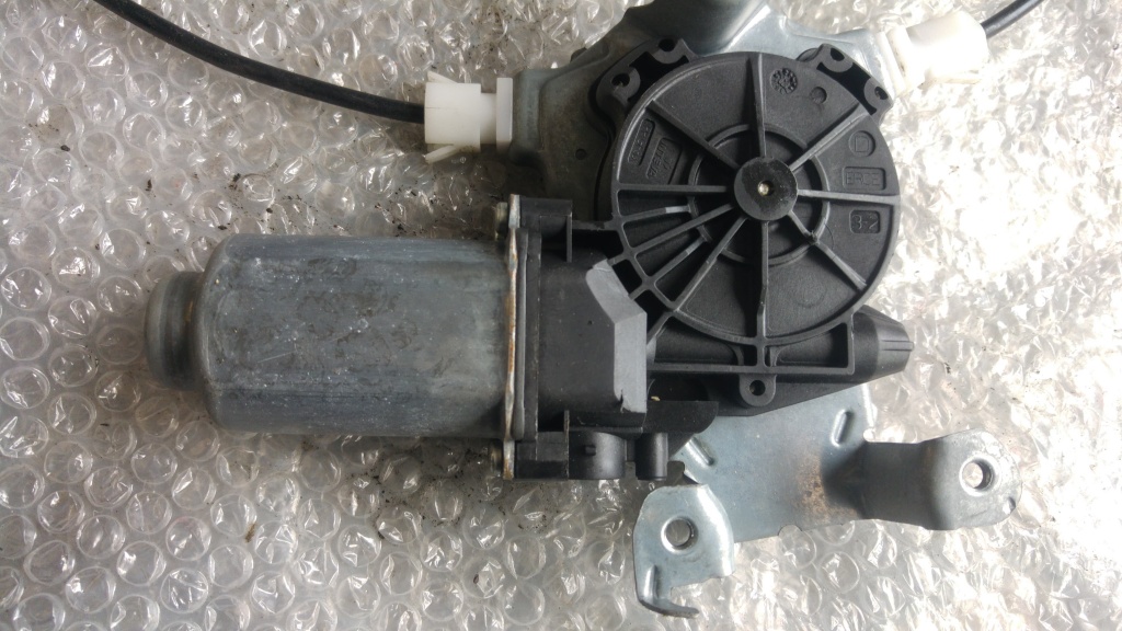 Motoras macara usa dreapta spate nissan qashqai j10 facelift 2012 402190a