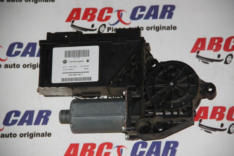 Motoras macara usa dreapta spate Volkswagen Touareg 2002-2006 3D0959794F