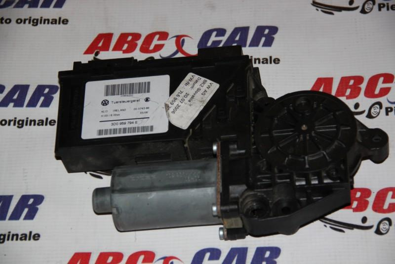 Motoras macara usa dreapta spate Volkswagen Touareg 2002-2006 3D0959794E