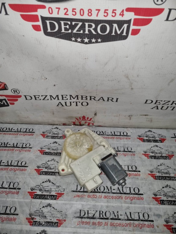 Motoras macara usa dreapta spate VW Golf Sportsvan cod piesa : 5q4959812a