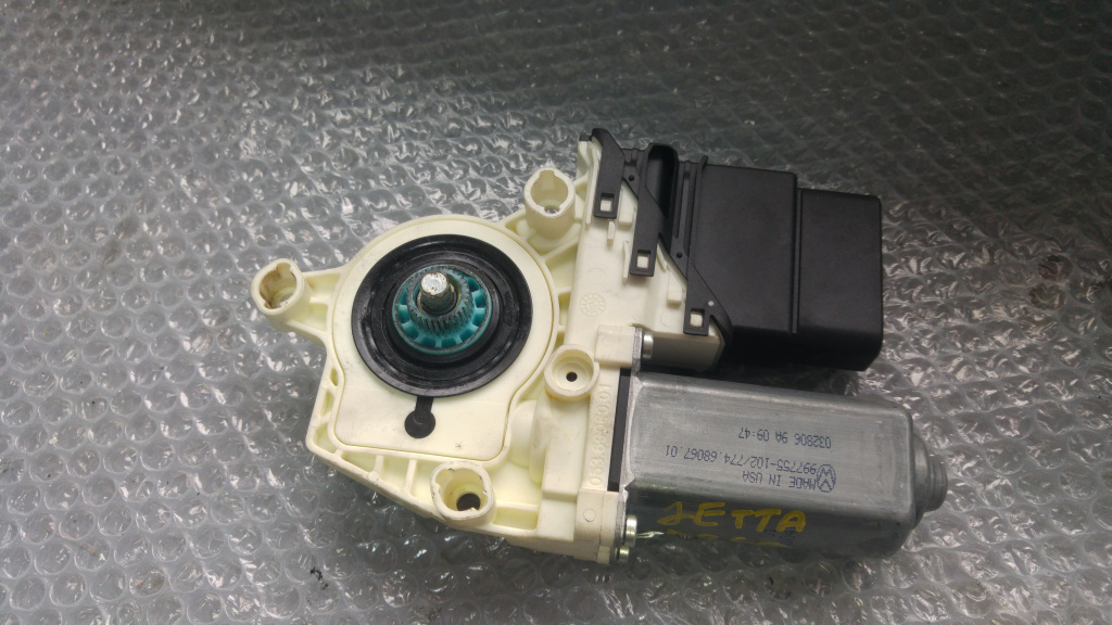 Motoras macara usa dreapta spate vw jetta 3 2004-2010 1k5839402b