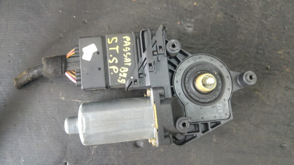 Motoras macara usa dreapta spate vw passat b5.5 1c0959811