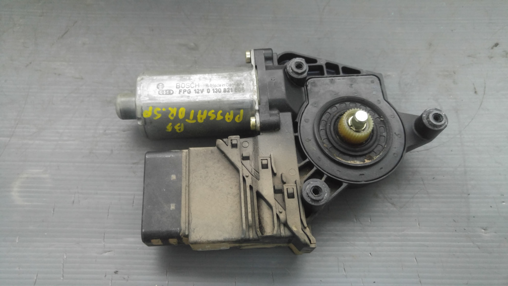 Motoras macara usa dreapta spate vw passat b5 0130821696