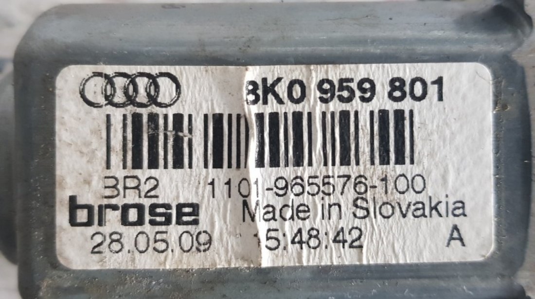 Motoras macara usa stanga fata Audi A4 B8 8k0959801