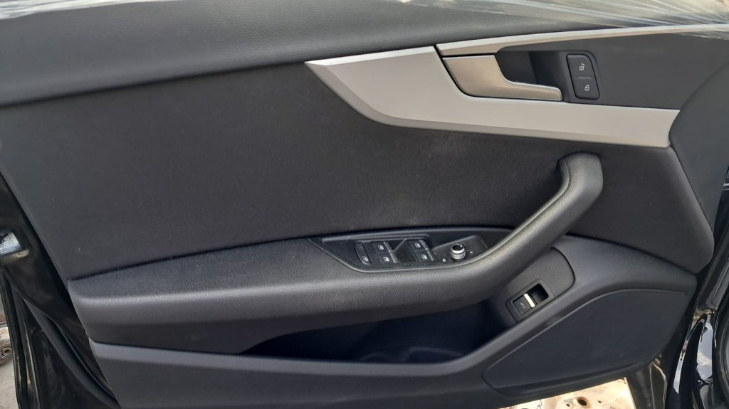 Motoras macara usa stanga fata AUDI A4 B9 an 2017