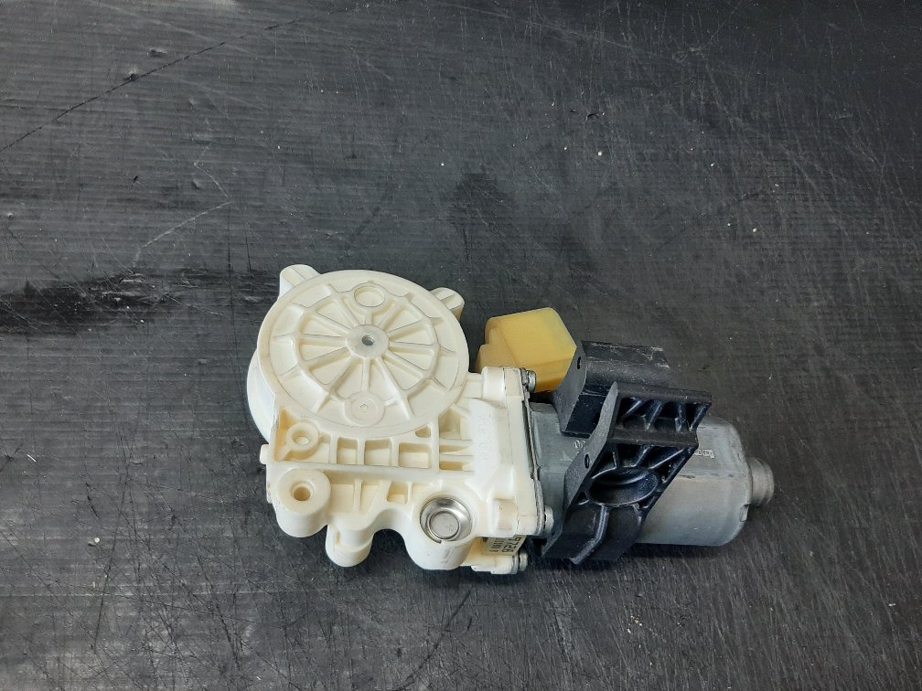 Motoras macara usa stanga fata bmw seria 5 e60 7184387 978810105