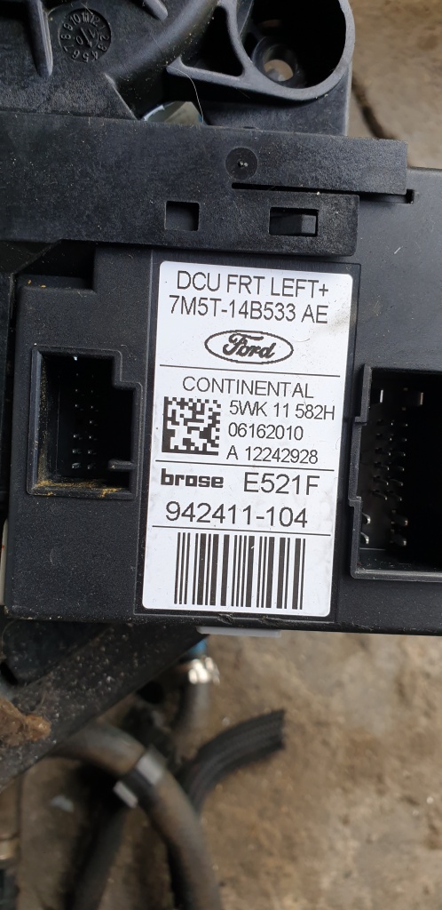 Motoras Macara Usa Stanga Fata Ford Kuga 2011 cod 7M5T-14B533AE
