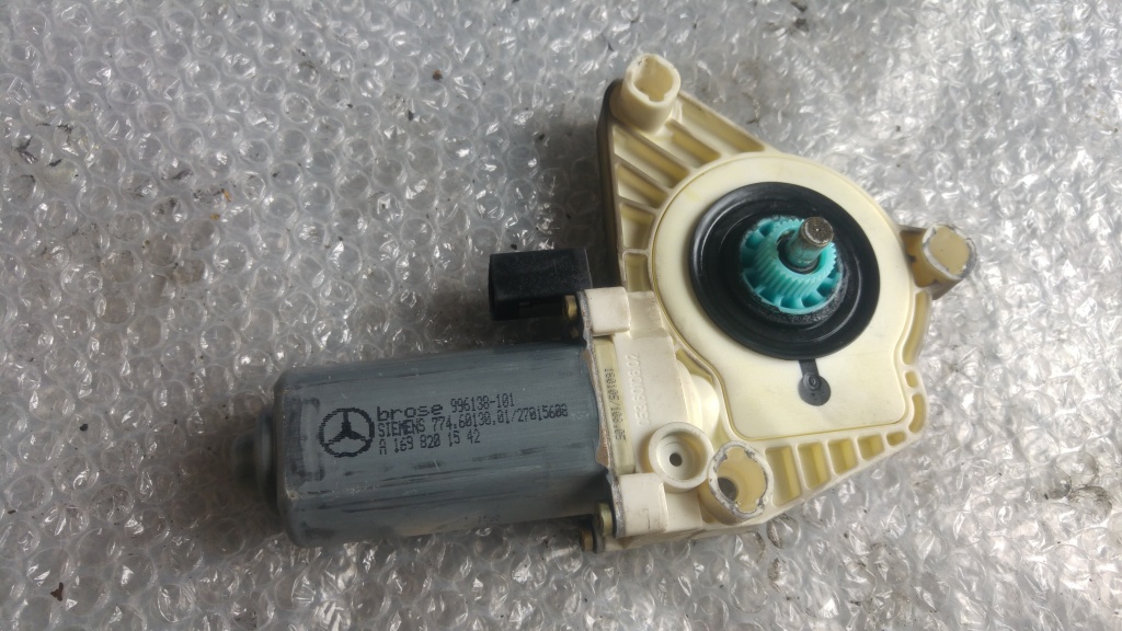 Motoras macara usa stanga fata mercedes a-class w169 4 usi 996138-101