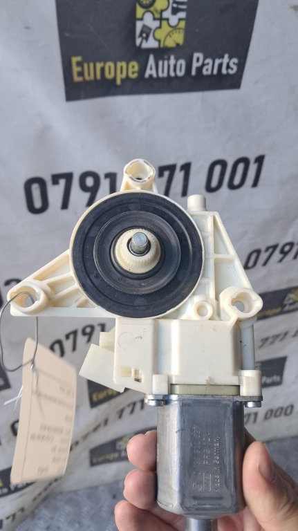Motoras macara usa stanga fata Mercedes E-Klass W212 S212 2.2 CDI cod motor OM651924 ,an 2014 cod A2...