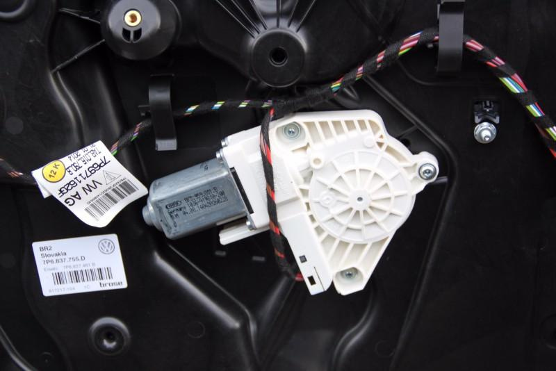 Motoras macara usa stanga fata Volkswagen Touareg 2 2010-2015 8K0959801B