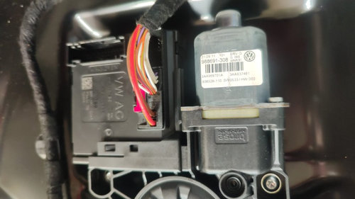 Motoras macara usa stanga fata Vw Passat B7 1.4 TSI sedan cod motor CDG, an 2013 cod 3AA837461 / 3AA...