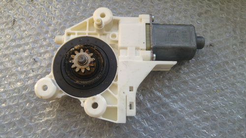 Motoras macara usa stanga ford focus 2 2 usi 4m5t-14a389