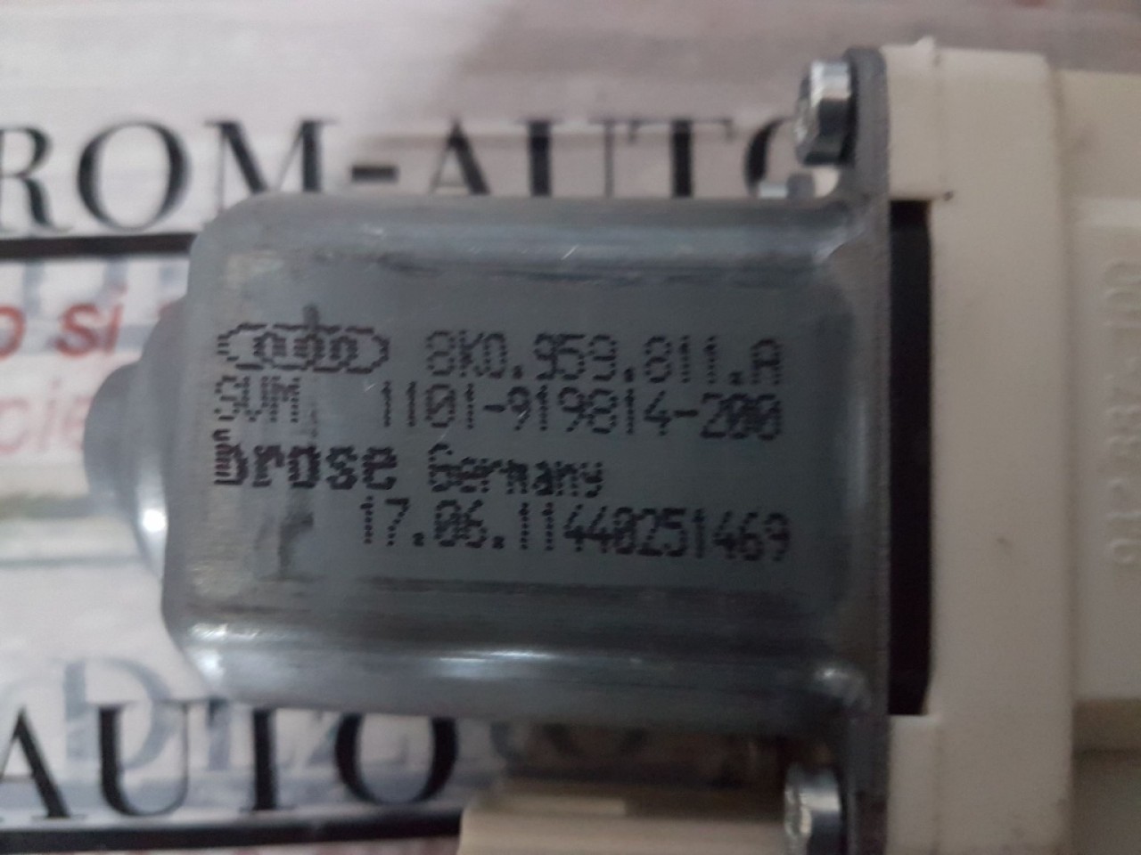 Motoras macara usa stanga spate 8K0959811A audi a1