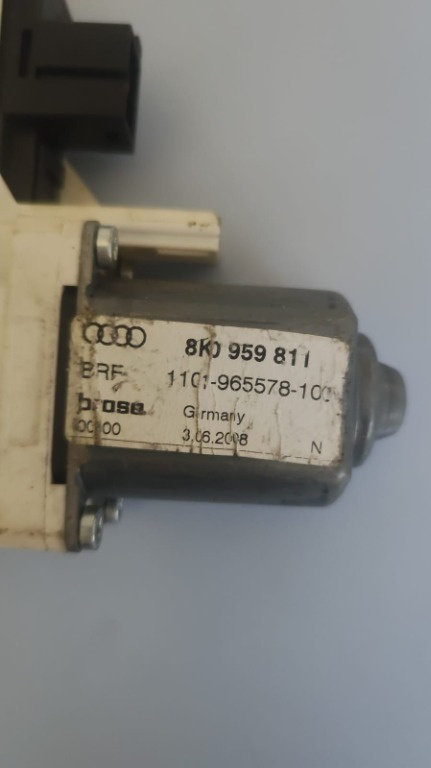 Motoras macara usa stanga spate Audi A4 B8 cod 8K0959811