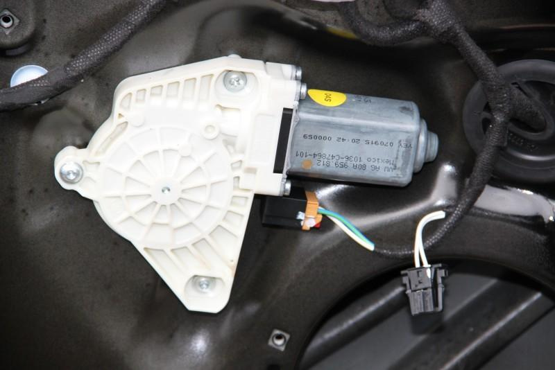 Motoras macara usa stanga spate Audi Q5 2017-> 80A 80A959812