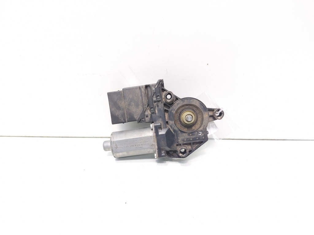 Motoras macara usa stanga spate, cod 5M0839401C, VW Golf 5 Plus (5M1) (id:696116)