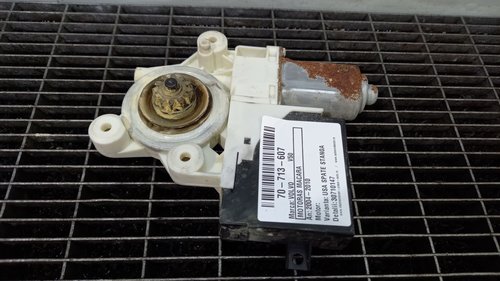 MOTORAS MACARA VOLVO V50 - - (2004 2010)