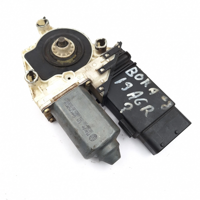 Motoras Macara Vw Bora (1J) 1998-2005 Fata Dreapta 9776101434203, F005S00048, 1J1959802D, 9776-101434-203, 17106576, 101426202, 101386101, 7746002101, 31089613, 119432 Bosch