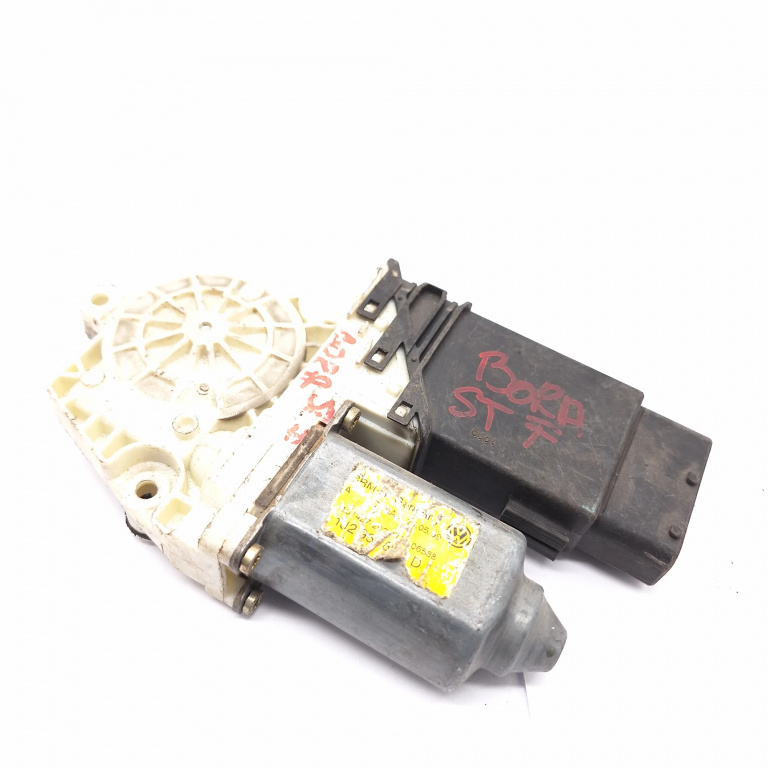 Motoras Macara Vw Bora (1J) 1998-2005 Fata Stanga 1J2959802D, 101435203, 0536003502, 7746002102, 17059611, 101387101, 101427203, 05076470, 130599, 220612 Brose