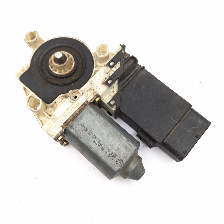 Motoras Macara Vw Golf 4 1997-2004 Fata Dreapta 9776101434203, F005S00048, 0536003503, 9776-101434-203, F005So0048, 101386101, 18413906, 7746002101, 11041642 Brose