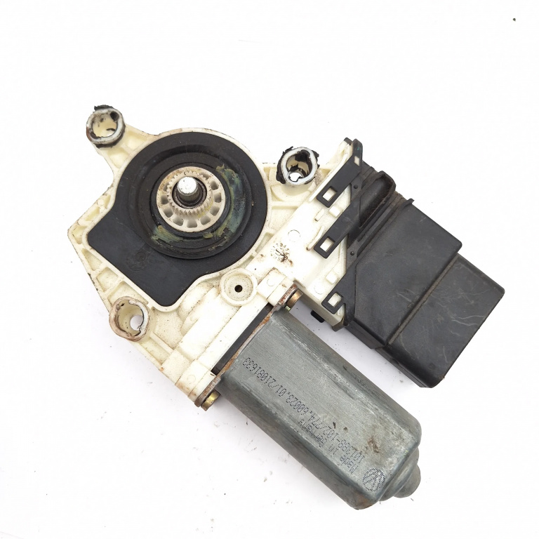 Motoras Macara Vw Golf 4 1997-2004 Spate Dreapta 1C0959812A, 9776105407301, F005S00060, 9776-105407-301, F005So0060, 18730906, 101388102, 21081633, 119434 Bosch