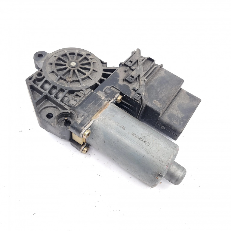 Motoras Macara Vw Golf 4 1997-2004 Spate Stanga 101439202, 05076610, 201298, 102239Xxx, 0130821767 Brose