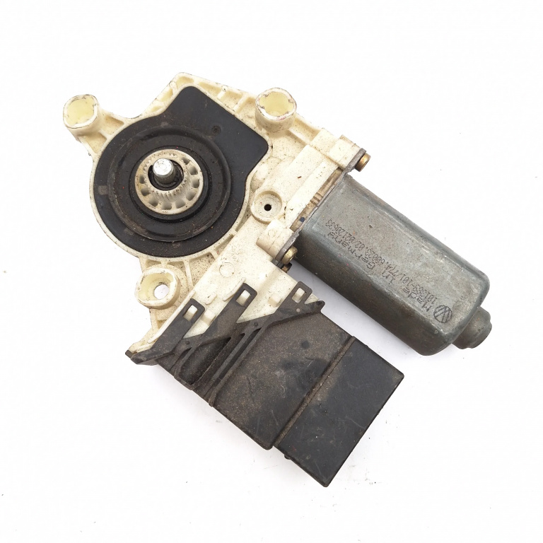 Motoras Macara Vw Golf 4 1997-2004 Spate Stanga 9776101439203, F005S00049, 101389101, 9776-101439-203, 7746002302, 02120633 Bosch