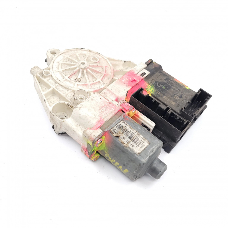 Motoras Macara Vw Golf 5 2003-2009 Fata Dreapta 1K0959792C, F005S00152, 1K0959702E, 1K4837401G Robert Bosch