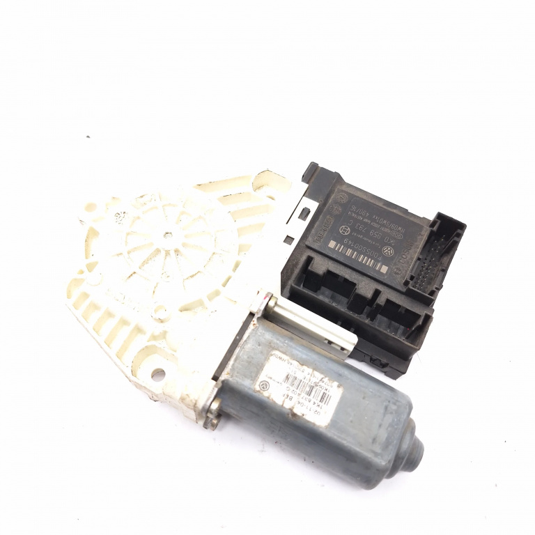 Motoras Macara Vw Golf 5 2003-2009 Fata Dreapta 1K0959793C, 1K4837402G, F005S00149, 1K0959701E, 940500, 0536009302, 992729104, 7746015004 Bosch