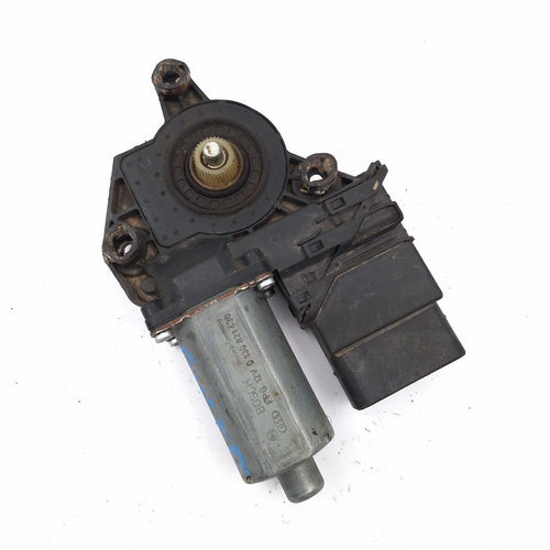Motoras Macara Vw Golf 5 2003-2009 Fata Dreapta 0130821430, 1K0959794E, 5M0839402, 05075770, Sw09Xxx...