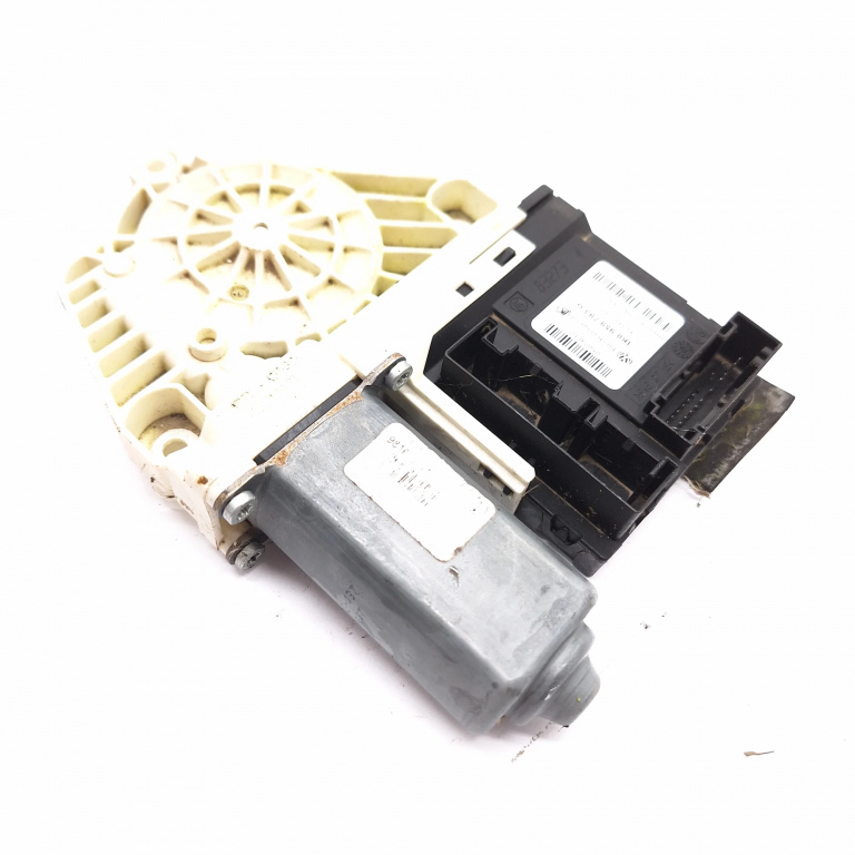 Motoras Macara Vw Golf 5 2003-2009 Fata Stanga 1K0959793G, 05074612, 992729105, 02815437, 15115637, 7746015005, 16115430, 940500, 632734 Brose