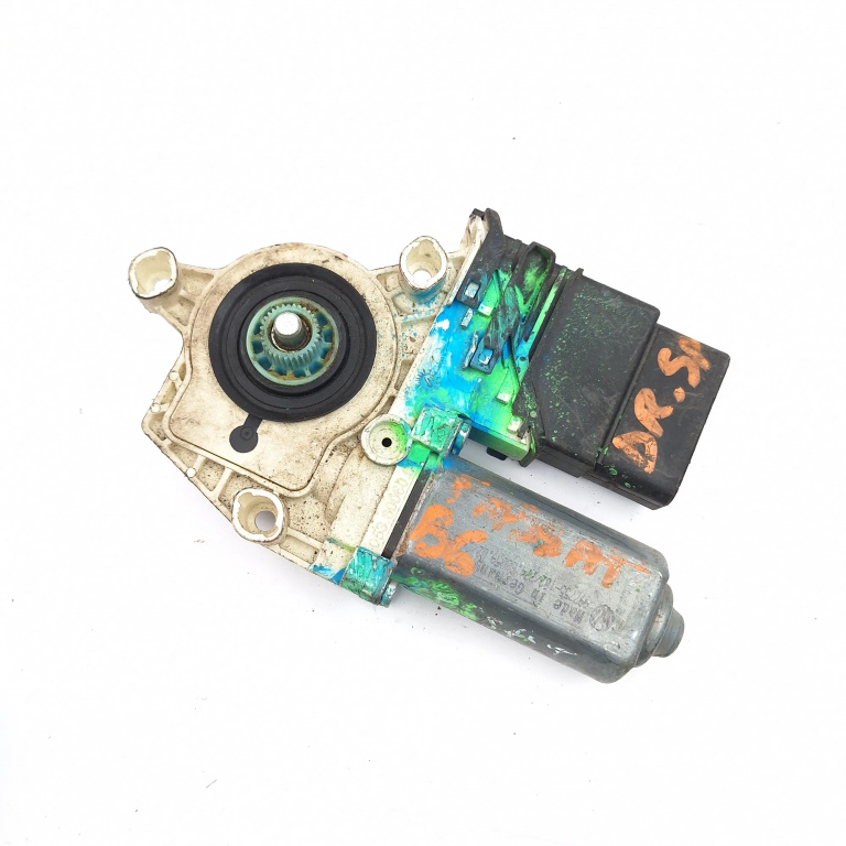 Motoras Macara Vw Golf 5 2003-2009 Spate Dreapta 993425200, 05074687, 993425-200, 7746005902, 221541, 997755102, 0536006001 Brose