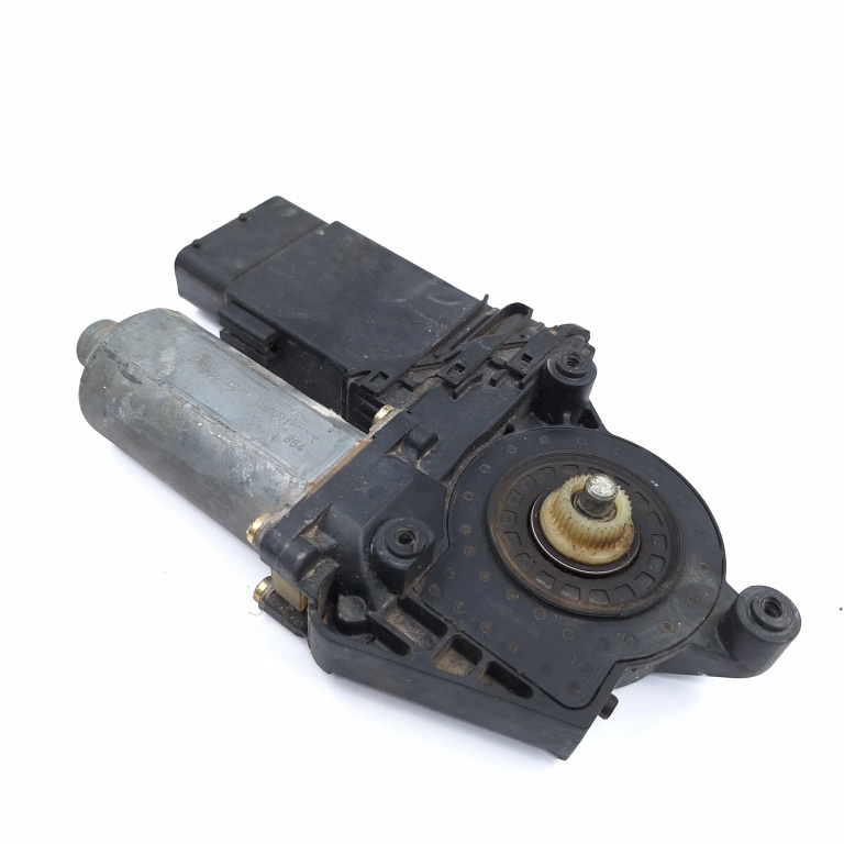Motoras Macara Vw Passat B5, B5.5 1996-2005 Fata Stanga 0130821695, 119091Xxx, 101430202, 05076210 Bosch
