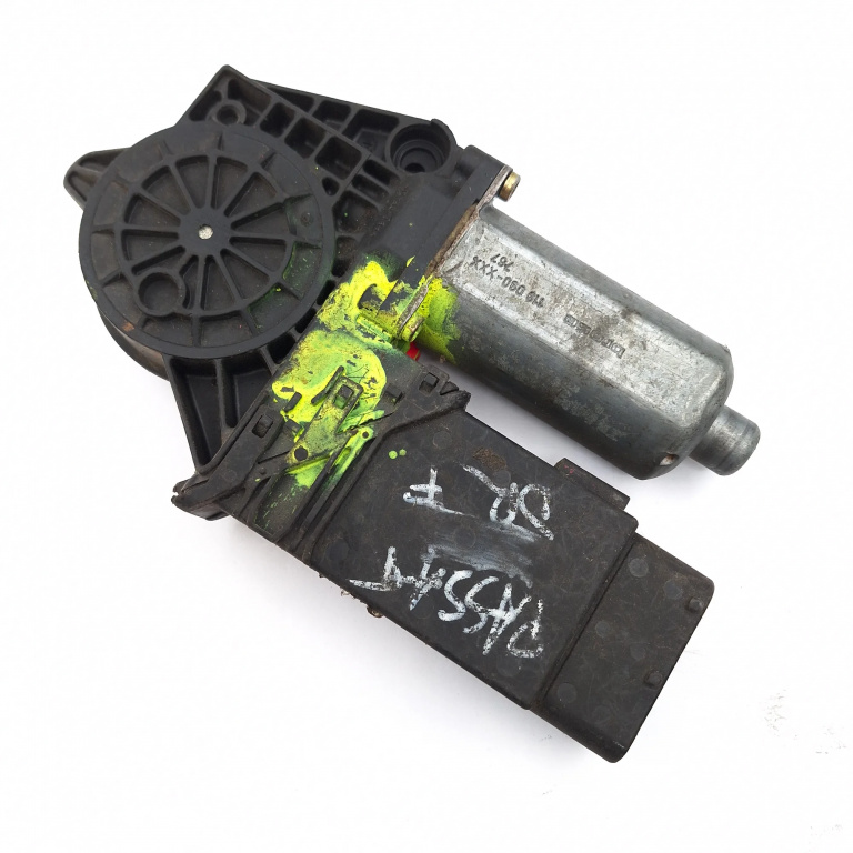 Motoras Macara Vw Passat B5, B5.5 1996-2005 Fata Dreapta 0130821694, 119107100, 05072500, 119107-100, 50042100, 119090Xxx Bosch