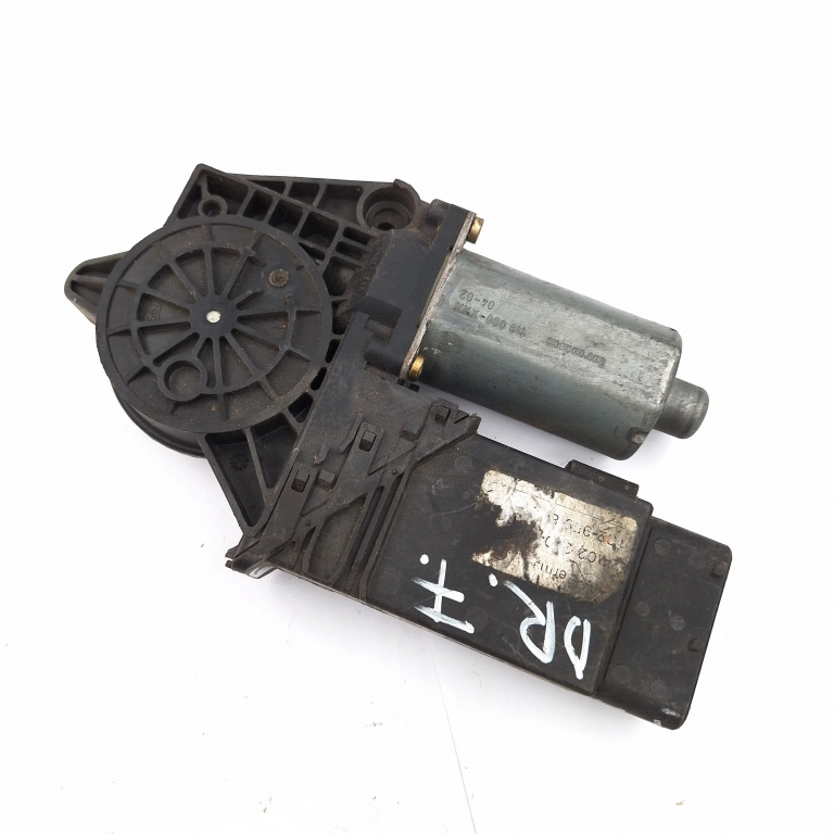 Motoras Macara Vw Passat B5, B5.5 1996-2005 Fata Dreapta 105405301, 05074210, Hw12S0202230104, 105405-301, 05.0742.10, 122301, 119090Xxx, 0130821694 Brose