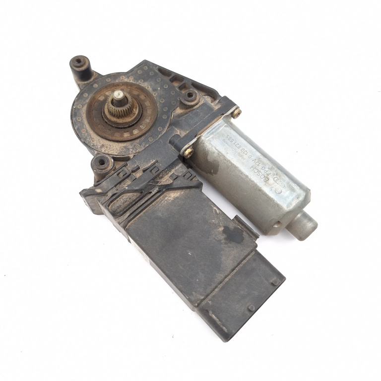 Motoras Macara Vw Passat B5, B5.5 1996-2005 Fata Stanga 0130821695, 101430202, 05076210, S26021098, 119091Xxx, 119091870 Bosch, Brose