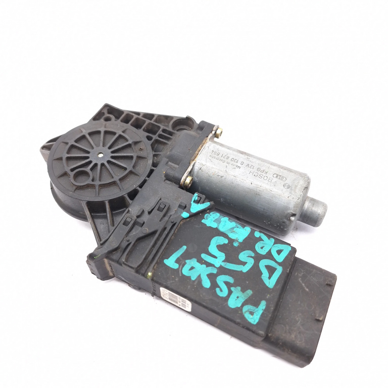 Motoras Macara Vw Passat B5, B5.5 1996-2005 Fata Dreapta 0130821694, 105415301, 05074240, S0001150201, 251857, 119090Xxx Bosch