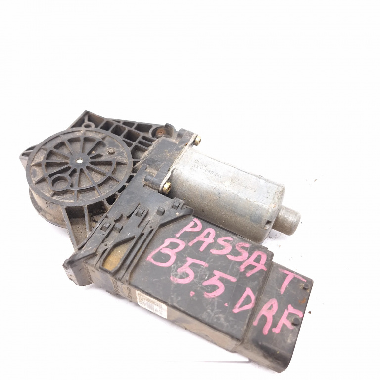 Motoras Macara Vw Passat B5, B5.5 1996-2005 Fata Dreapta 0130821694, 9776105415301, F005S00058, 119090Xxx Bosch