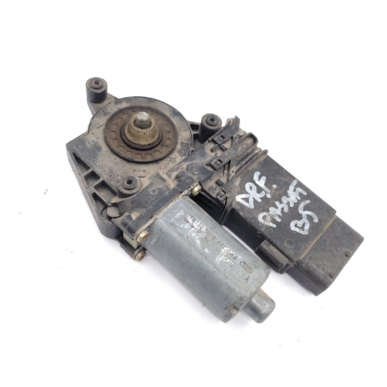 Motoras Macara Vw Passat B5, B5.5 1996-2005 Spate Dreapta 0130821696, 105405301, 05074210, Hw12S0202100204, 121008 Brose, Bosch