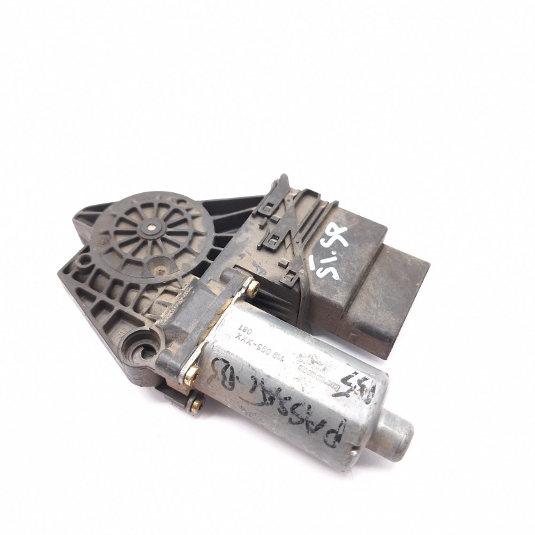 Motoras Macara Vw Passat B5, B5.5 1996-2005 Spate Stanga 0130821697, 101439203, 05076620, S27010200, 142058, 119095Xxx Brose