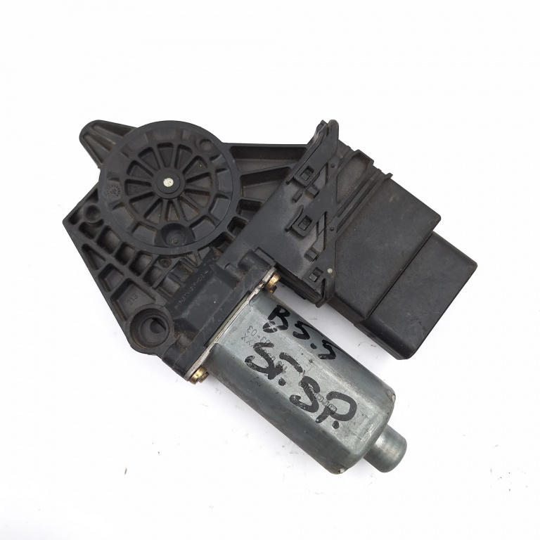 Motoras Macara Vw Passat B5, B5.5 1996-2005 Spate Stanga 0130821697, 105406301, 05074280, 105406-301, Hw09S0009040303, 241910, 119095Xxx Bosch