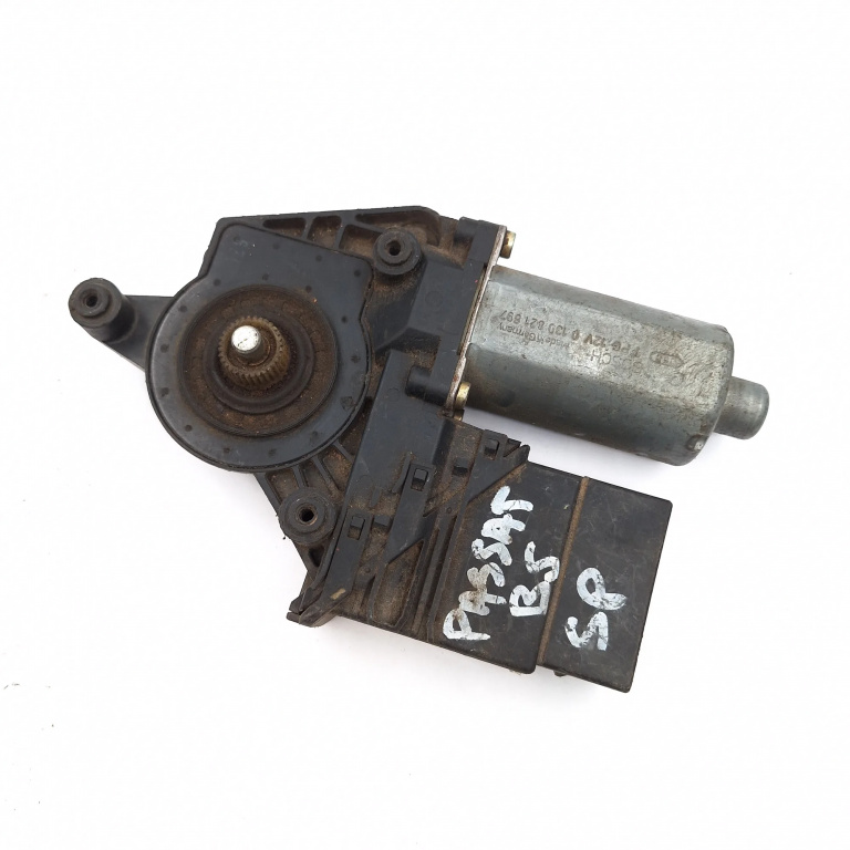 Motoras Macara Vw Passat B5, B5.5 1996-2005 Spate 0130821697, 105406301, 05074280, 105406-301, S0202450304, 261310 Bosch