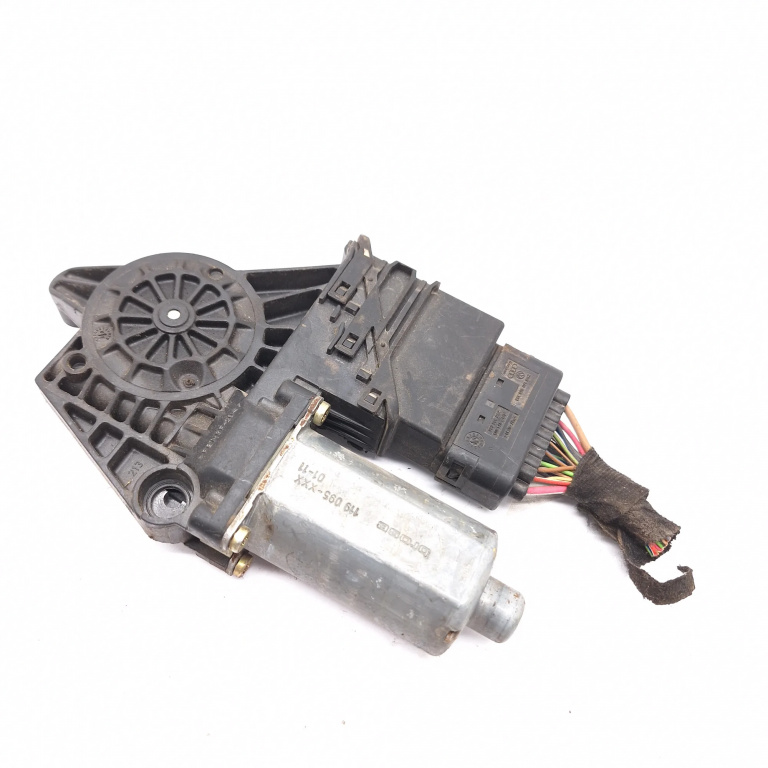 Motoras Macara Vw Passat B5, B5.5 1996-2005 Spate Stanga 119095Xxx, 0130821697, 119095-Xxx, 119095Xxx0111 Brose