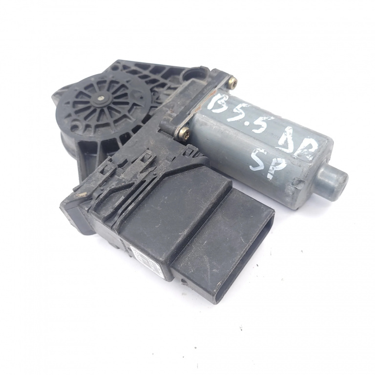 Motoras Macara Vw Passat B5, B5.5 1996-2005 Spate Dreapta 105407301, 05074285, 105407-301, Hw09S0009060303, 210951 Brose