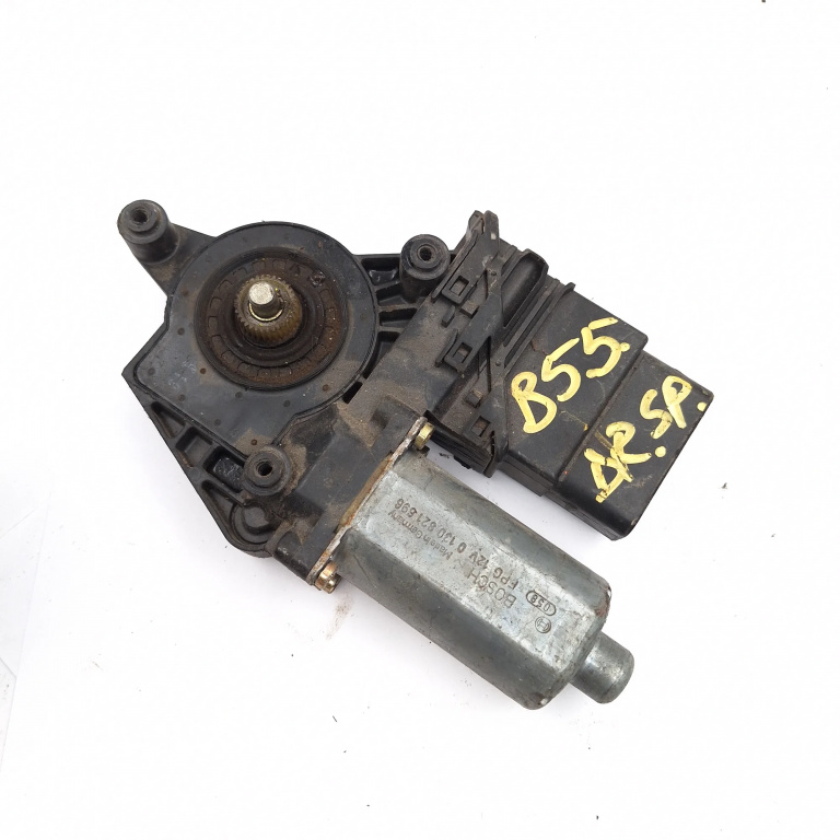 Motoras Macara Vw Passat B5, B5.5 1996-2005 Spate Dreapta 105407301, 0130821696, 05074285, 105407-301, 240632, 119094Xxx Bosch