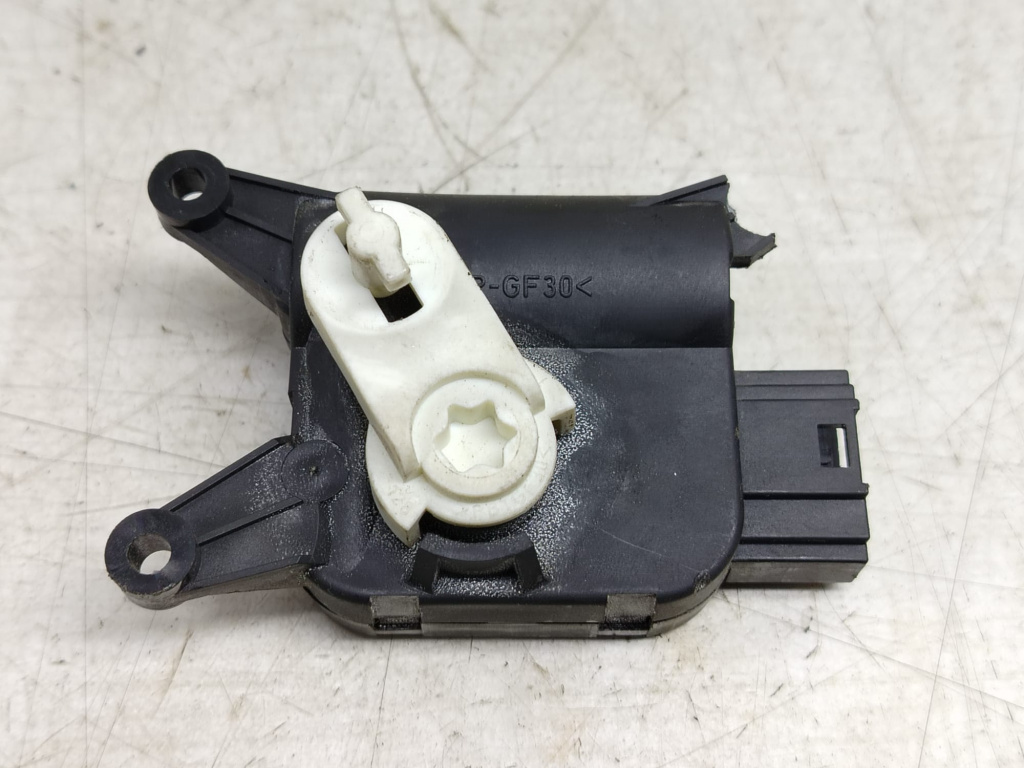 Motoras mixaj aer 0132801340 Volkswagen VW Golf 5 [2003 - 2009] 2.0 tdi BMN