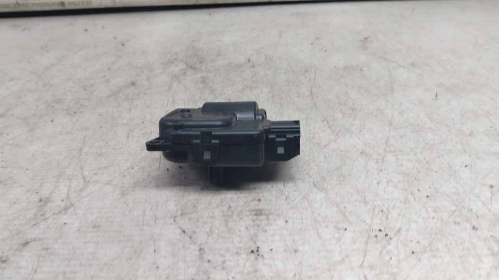 Motoras mixaj aer M8679001 Chrysler Voyager 5 [2007 - 2011] 2.8 crdi vm64c